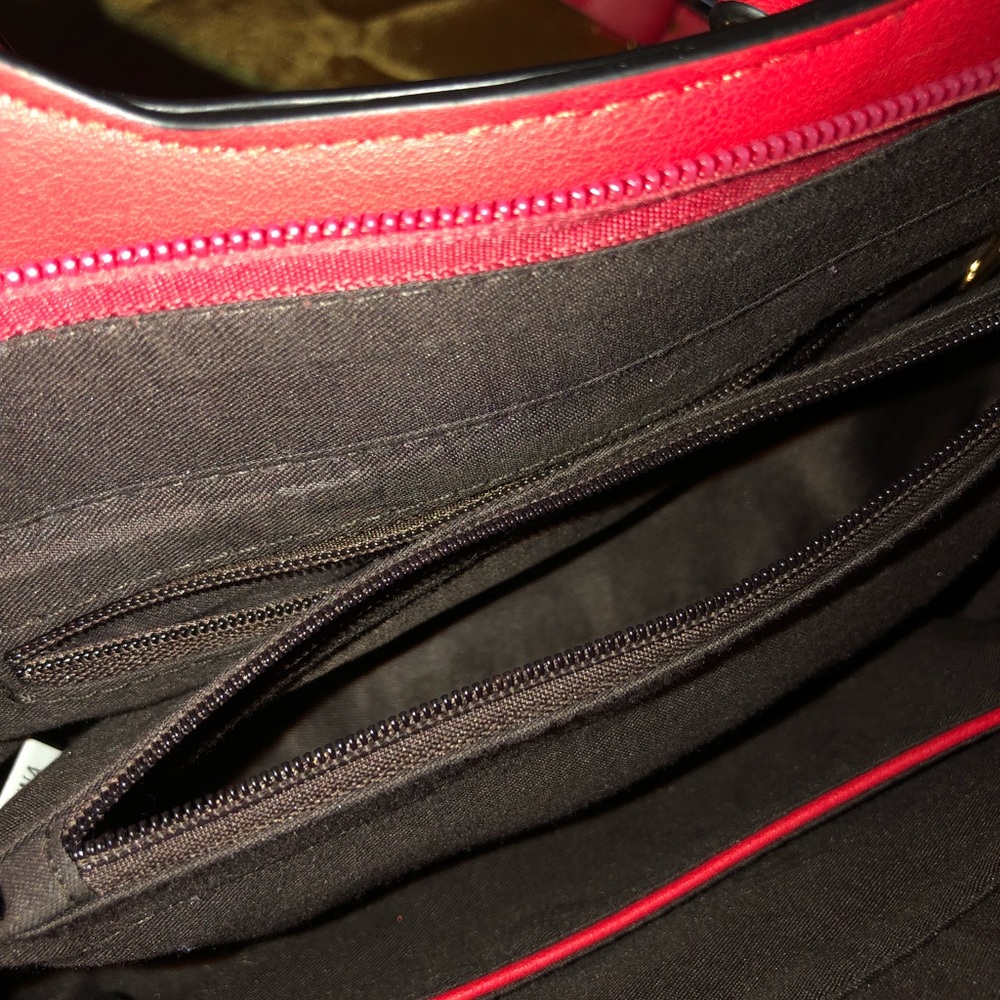 Red handbag - Picture 3 of 4
